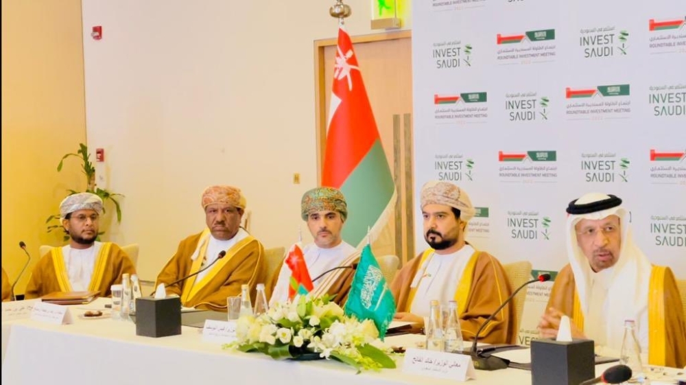 Qais bin Mohammed al Yousef, Minister of Commerce, Industry and Investment Promotion, with Saudi minister Khalid al Falih in Riyadh on Wednesday.
