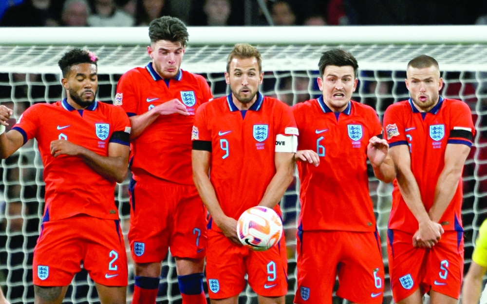 Soccer Football - UEFA Nations League - Group C - England v Germany - Wembley Stadium, London, Britain - September 26, 2022 England's Reece James, Declan Rice, Harry Kane, Harry Maguire and Eric Dier in the wall during a Germany free kick REUTERS/Tony Obrien     TPX IMAGES OF THE DAY
