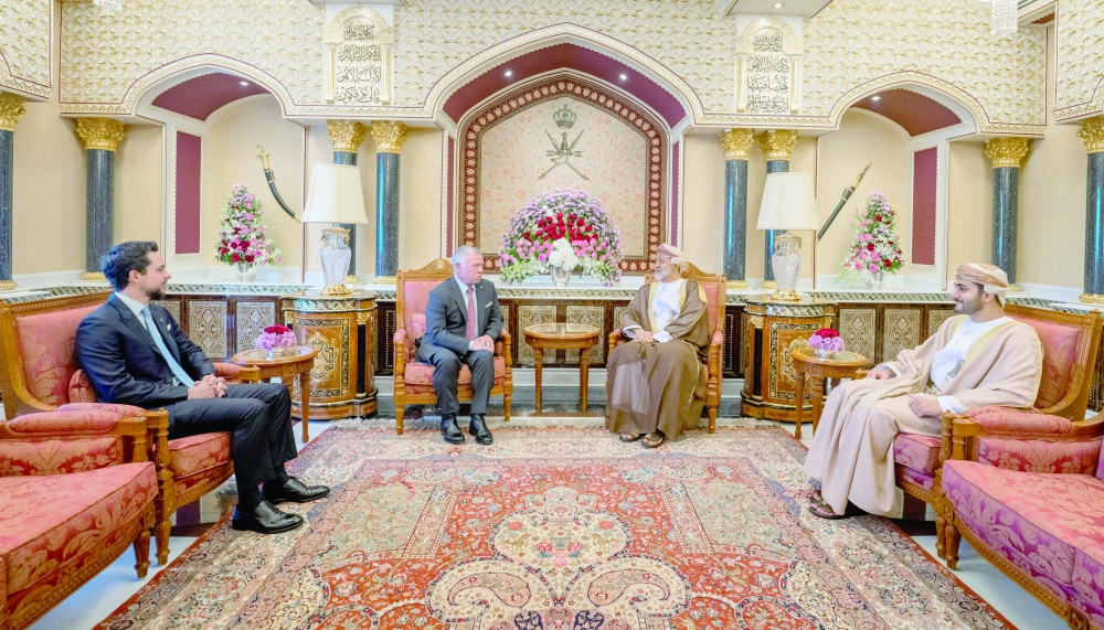His Majesty Sultan Haitham bin Tarik and King Abdullah II of the Kingdom of Jordan, held a bilateral meeting at Al Alam Palace on Wednesday. During the meeting, His Majesty the Sultan and King Abdullah II discussed the two countries’ relations that are deep-rooted in history. -- ONA