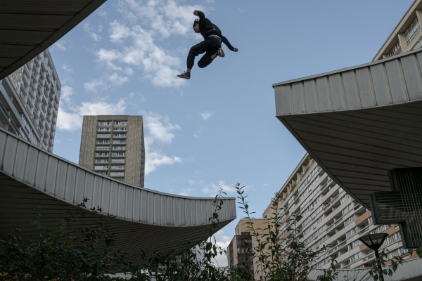 With leaps and bounds, Parkour athletes turn off the lights in Paris - Vimarsana News