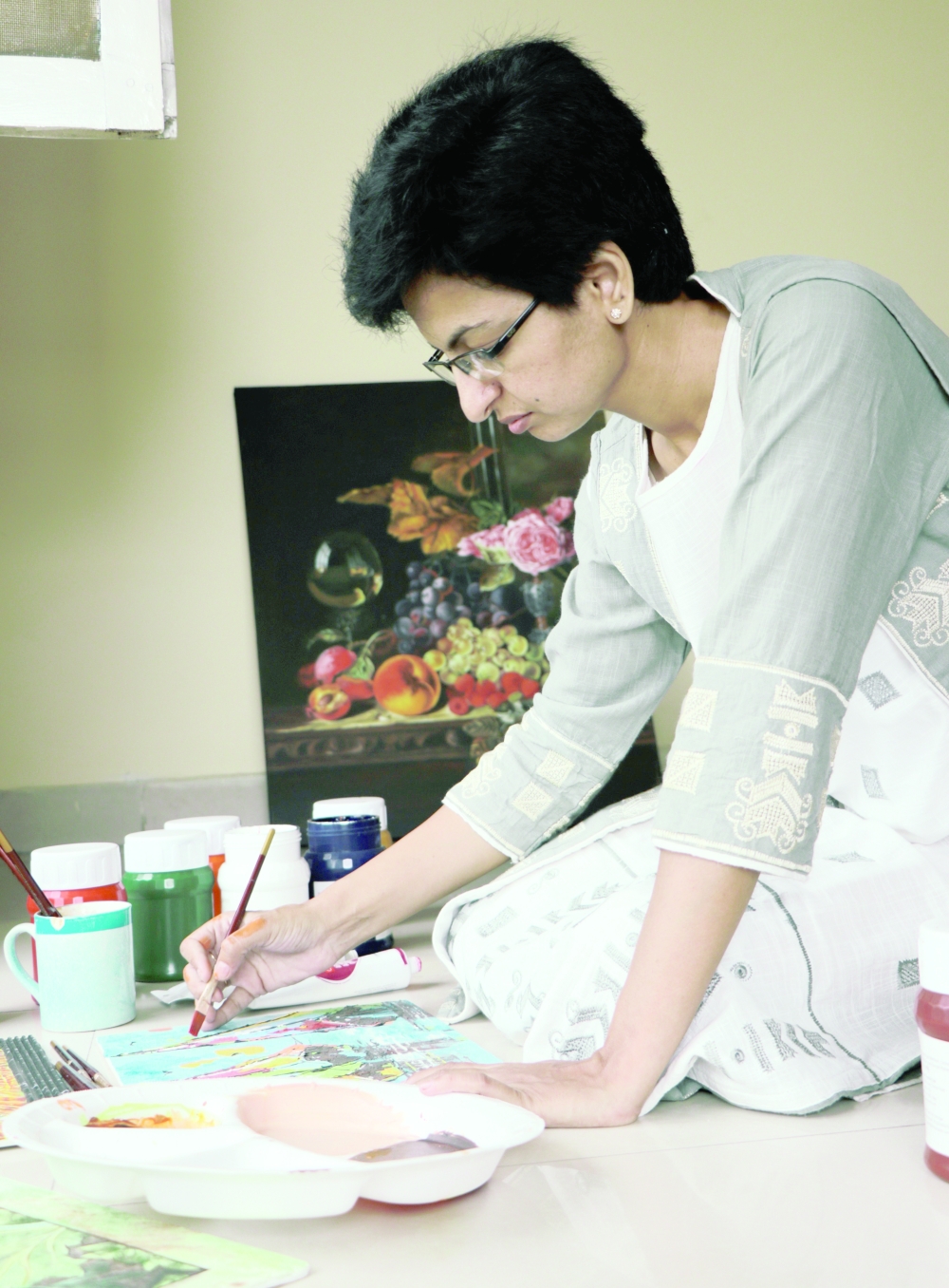 Mamta Saxena at her painting work