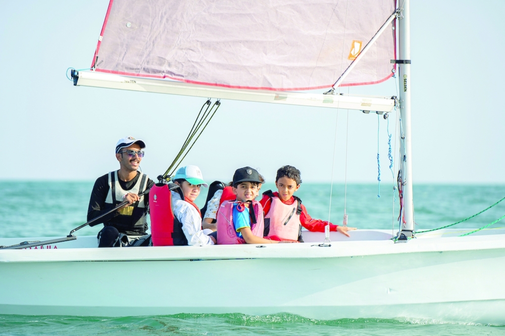 1. Try Sailing Activites during Oman Sailing Festival من فعالية تجرية الإبحار في مهرجان عمان للإبحار (1)