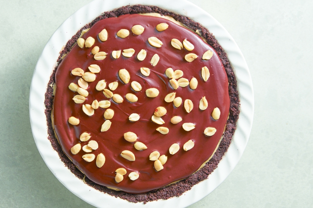 Chocolate peanut butter pie from Genevieve Ko. Food Stylist: Monica Pierini. Prop Stylist: Paige Hicks. (Sang An/The New York Times)