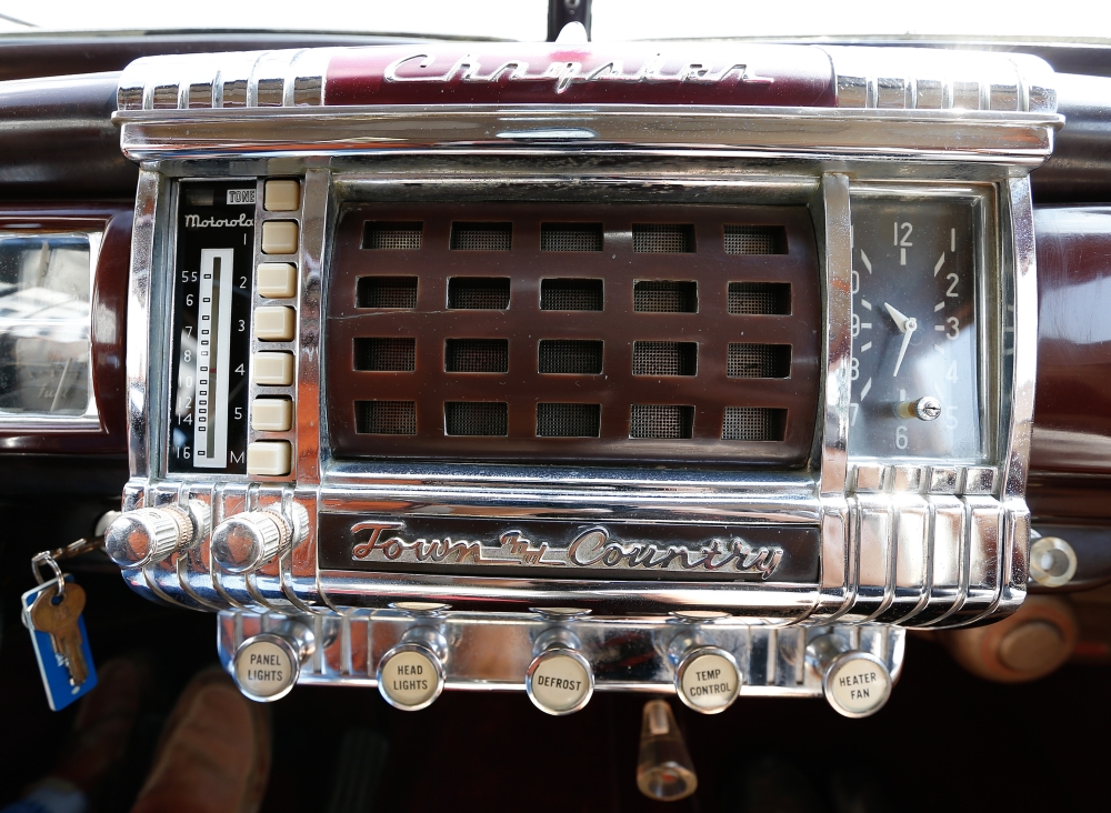 A radio in a 1947 Town and Country Chrysler Sedan at a garage in Allentown, Pa., Aug. 5, 2014. (Rich Schultz/The New York Times)