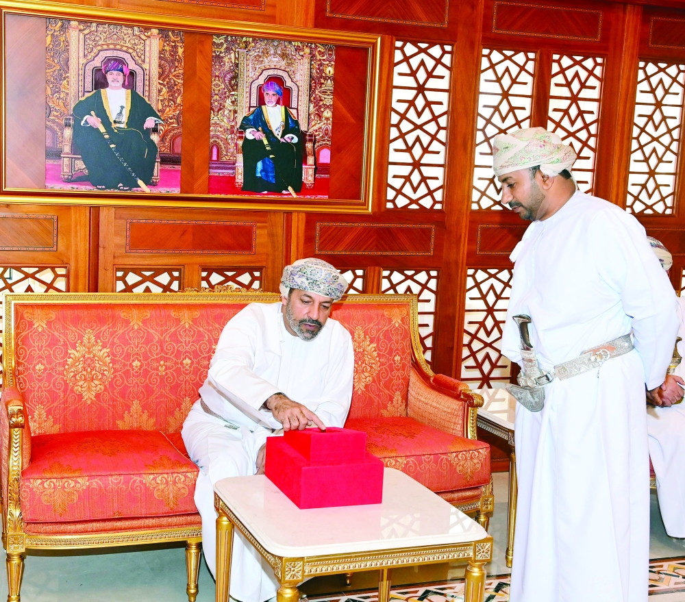 Sayyid Hamoud Faisal Al Busaidi, Minister of Interior, launches Intakhib in Muscat on Tuesday. — ONA 