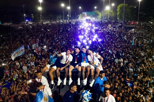 Euphoric Argentines party with Messi - Vimarsana News