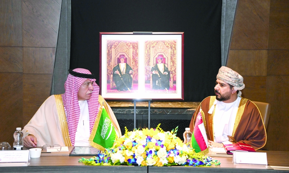Qais Mohammed al Yousef, Minister of Commerce, Industry and Investment Promotion; and Dr Majid Abdullah Al Qasabi, Saudi Minister of Commerce, Acting Minister of Media in Muscat on Thursday.