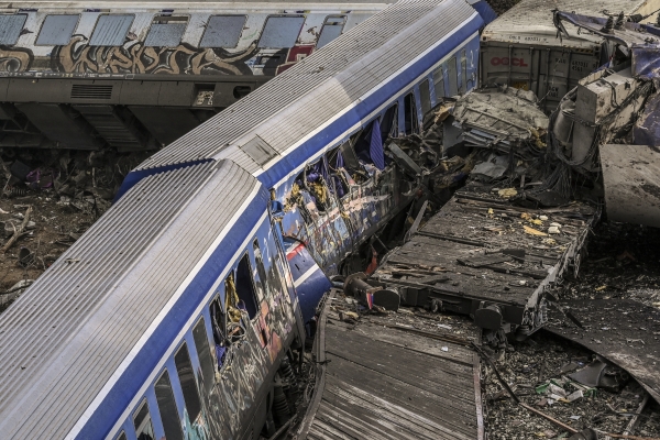 Train crash turns holiday trips into tragedy for Greeks - Vimarsana News