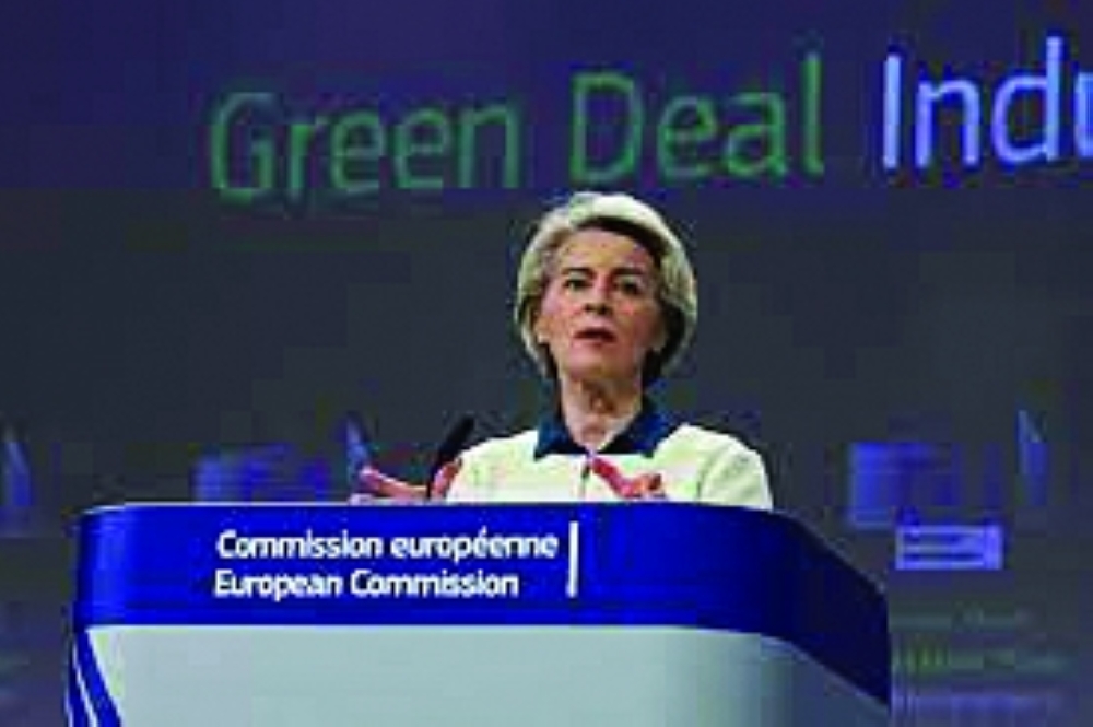 European Commission President Ursula von der Leyen presents a "communication" detailing the EU's "Green Deal Industrial Plan" to ensure the bloc plays a leading role in clean tech production, partly in EU's response to the U.S. Inflation Reduction Act, which will provide $369 billion of subsidies for electric vehicles and other green products, in Brussels, Belgium February 1, 2023. REUTERS/Yves Herman