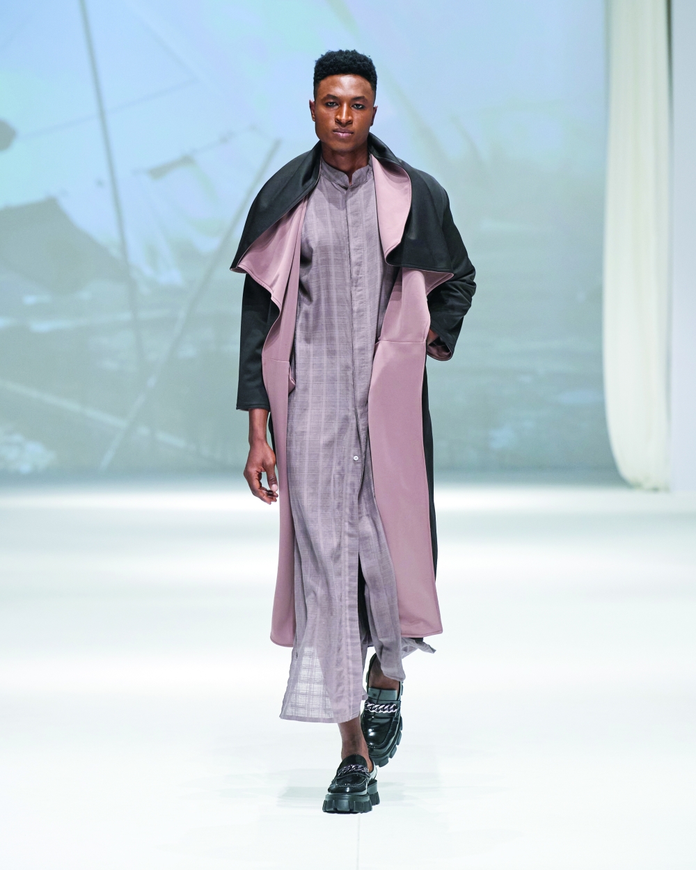 Photo: Carlo Scarpato / Gorunway.com