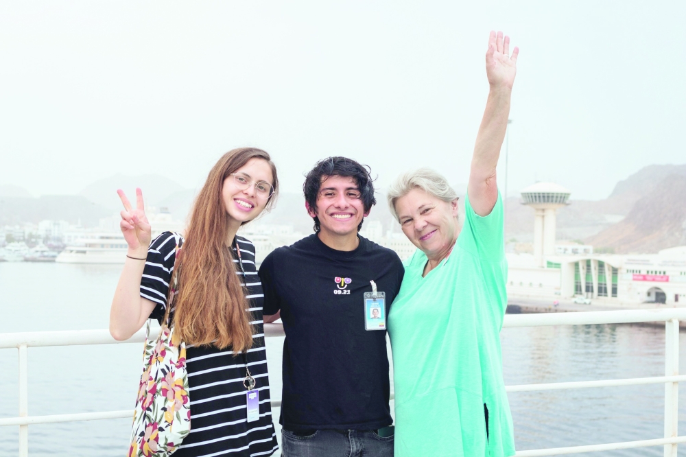 Logos Hope crew in Muscat