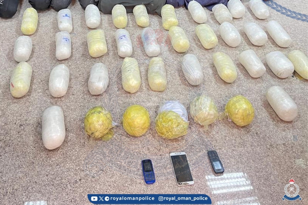 Five arrested for drug smuggling attempt