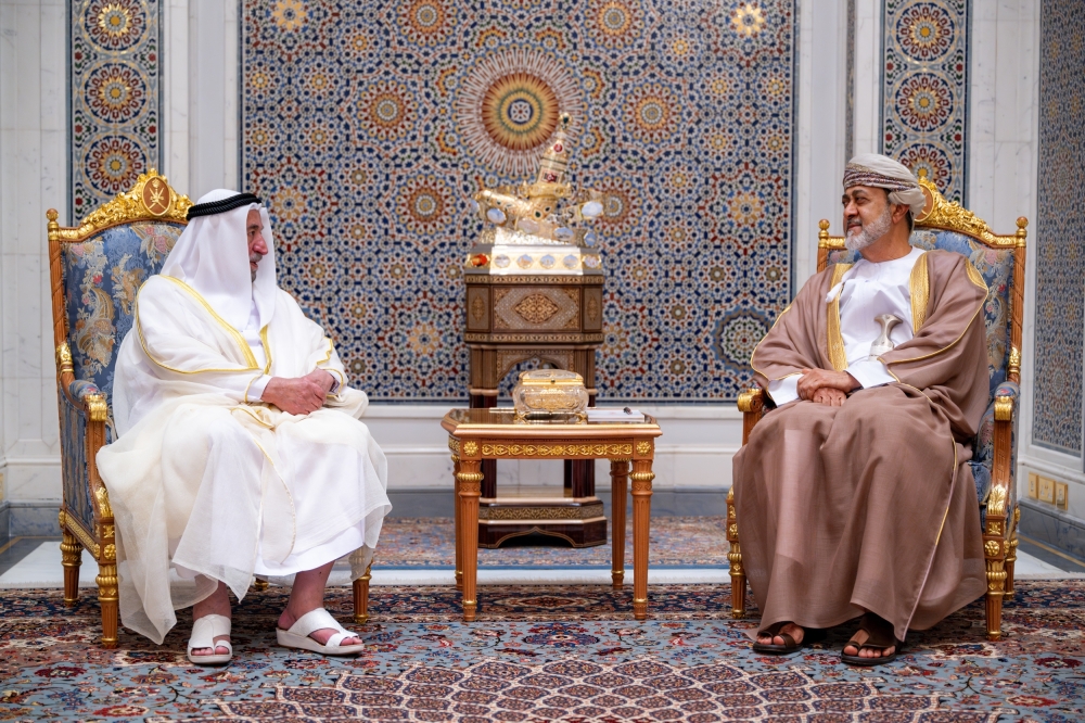 His Majesty Sultan Haitham bin Tarik receives Sheikh Dr. Sultan bin Muhammad al Qasimi, Member of the United Arab Emirates (UAE) Supreme Council 