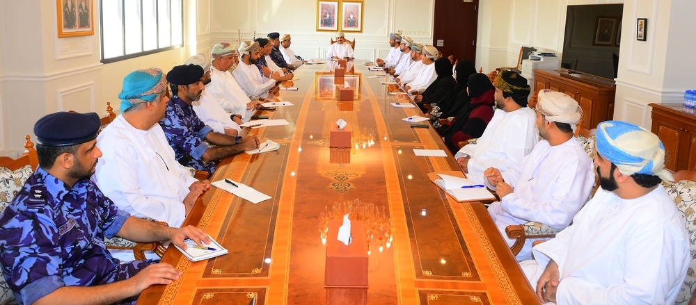 A meeting was held at the Ministry of Information on Sunday to review preparations of the Media and Public Awareness Sector of the National Committee for Emergency Management for media coverage of the tropical cyclone (Tej) and its effects on Dhofar Governorate