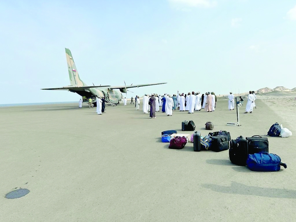 Al Halaniyat Islands evacuated as Dhofar gears up for Cyclone Tej  