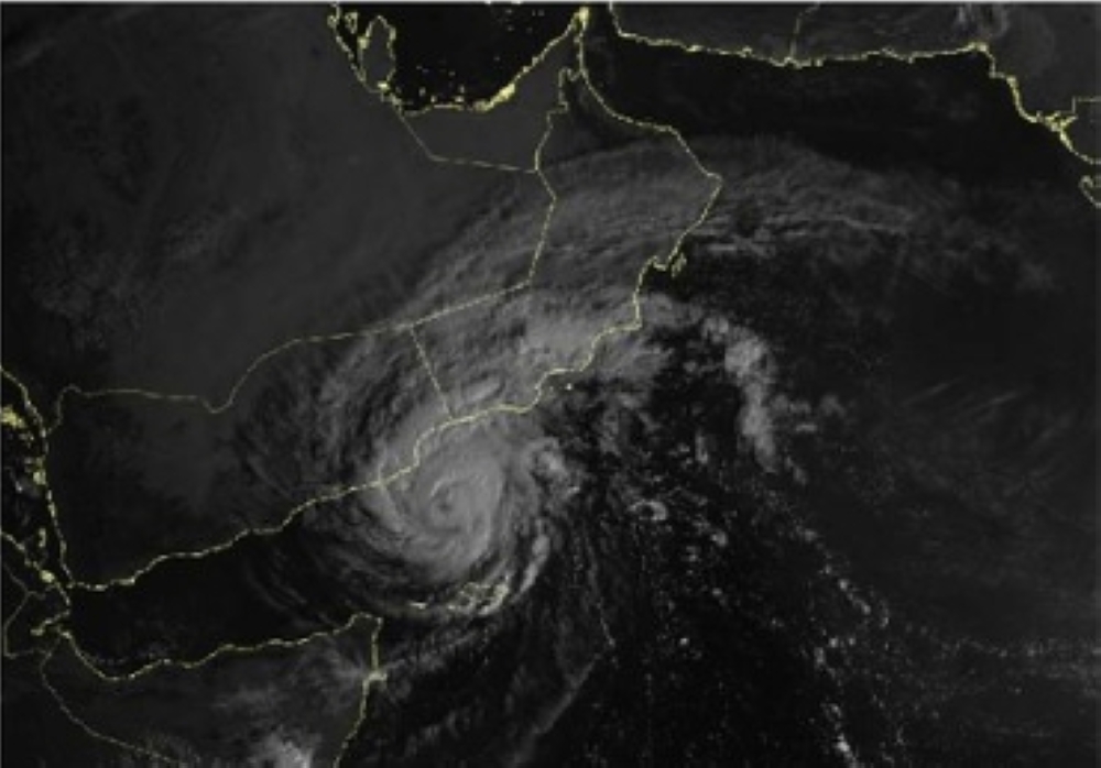 Tthe direct impact of the tropical situation on the governorates of Dhofar and Al Wusta will increase during the coming hours.