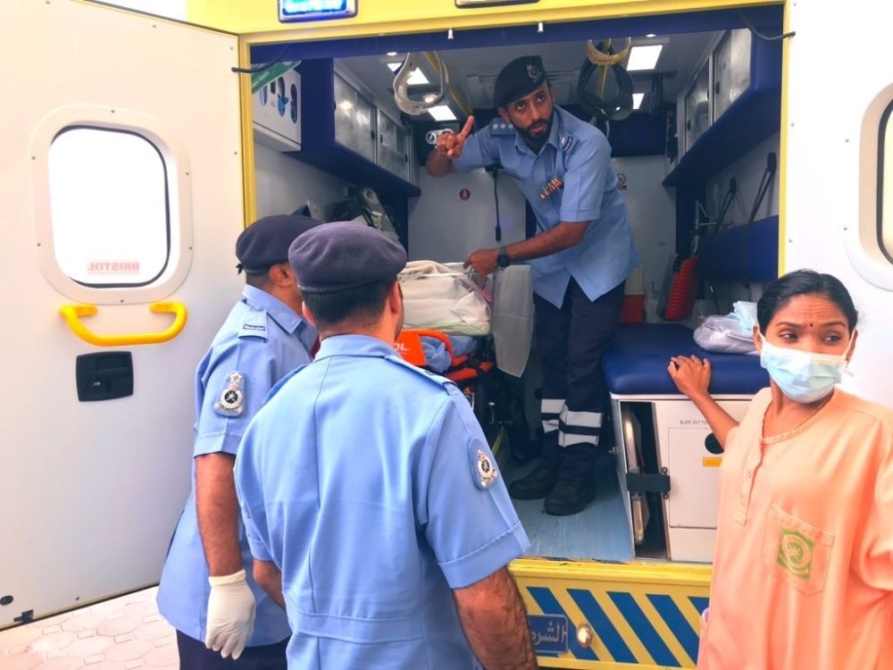 The Civil Defence and Ambulance Authority's teams in Dhofar Governorate transferred patients from alternative hospitals to Sultan Qaboos Hospital in Salalah