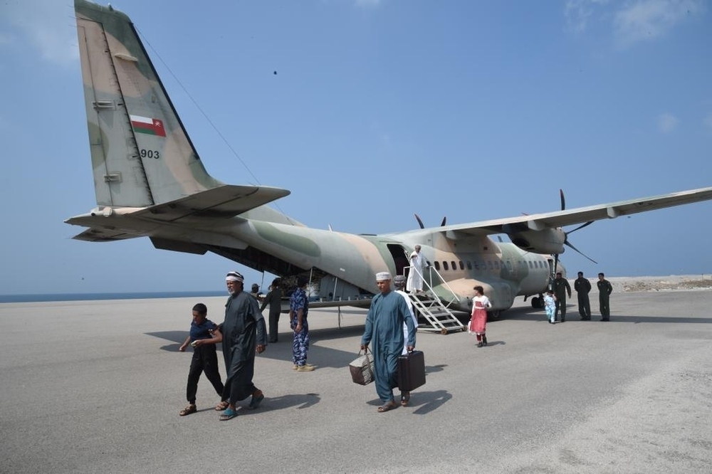 The Royal Air Force of Oman (RAFO) on Wednesday operated a number of flights to return the residents of Al Halaniyat Islands to their homes