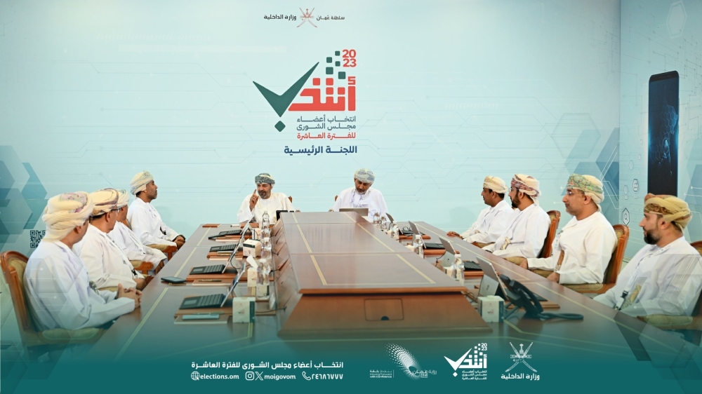 During his meeting with the main committee for elections, the Minister of the Interior was briefed on the progress of the process, which began as planned.