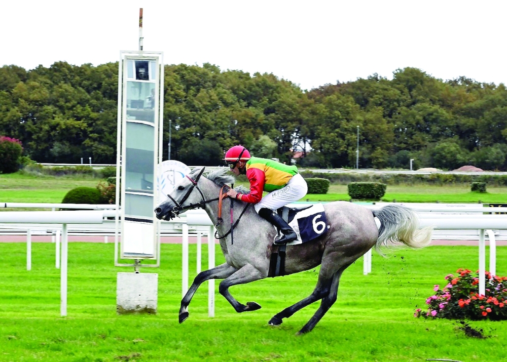 The horse ‘Fatenah’  crossed finish line 
