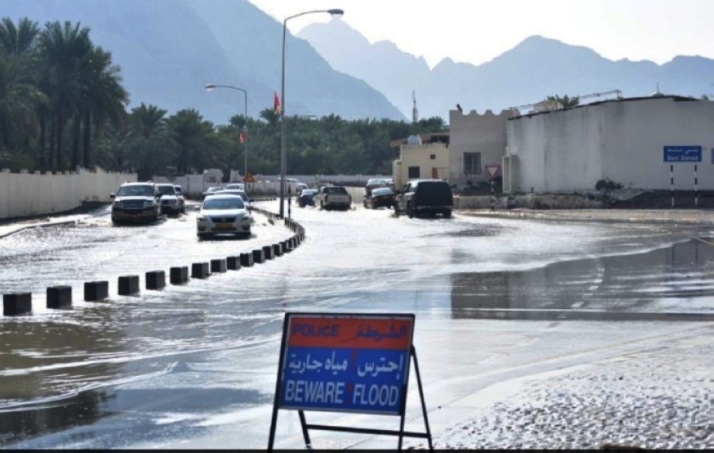 The heaviest rainfall are expected over Al Hajar mountains, adjoining areas and Oman Sea coastal areas. After the passage of the trough there will a relative drop in temperatures due to northwesterly winds.
