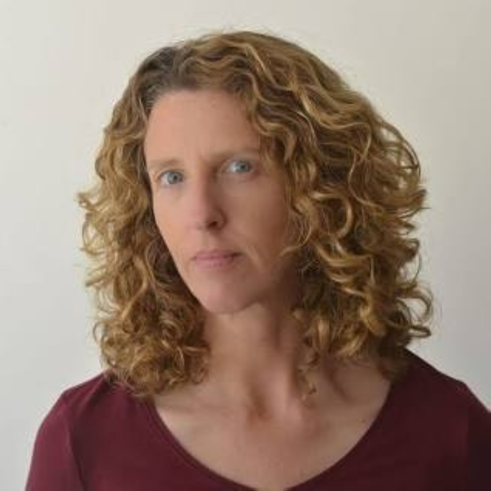 Dionne Searcey