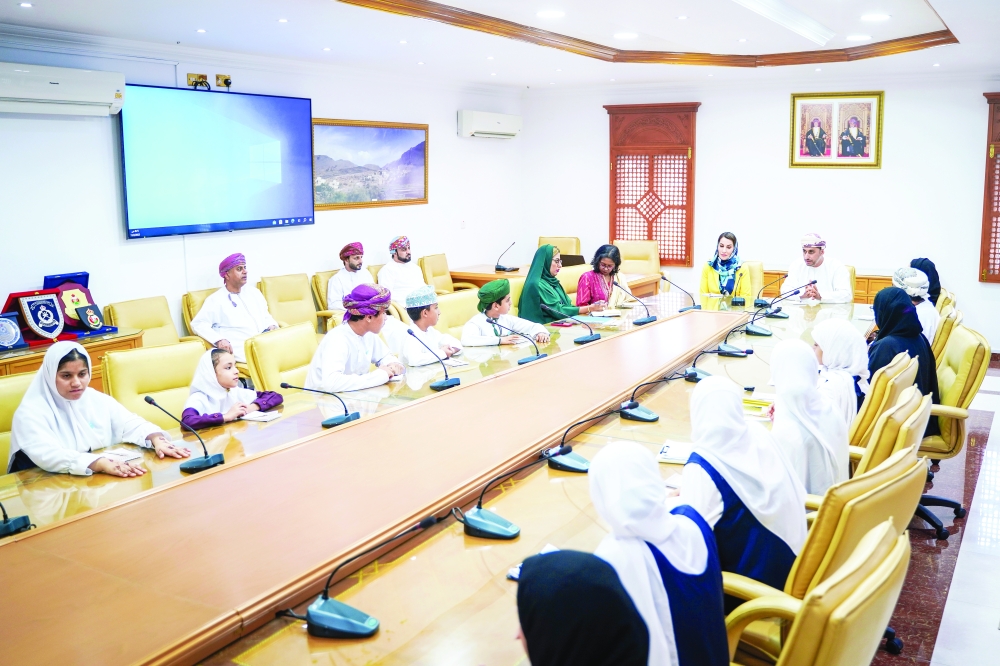Sumaira Chowdhury, Unicef Representative; Mohammed bin Sulaiman bin Hamoud al Kindi; and HH Sayyidah Dr Mona bint Fahd al Said at the meeting in Suhar.