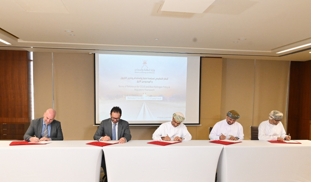 Representatives of the key stakeholders signing the Terms of Reference agreement