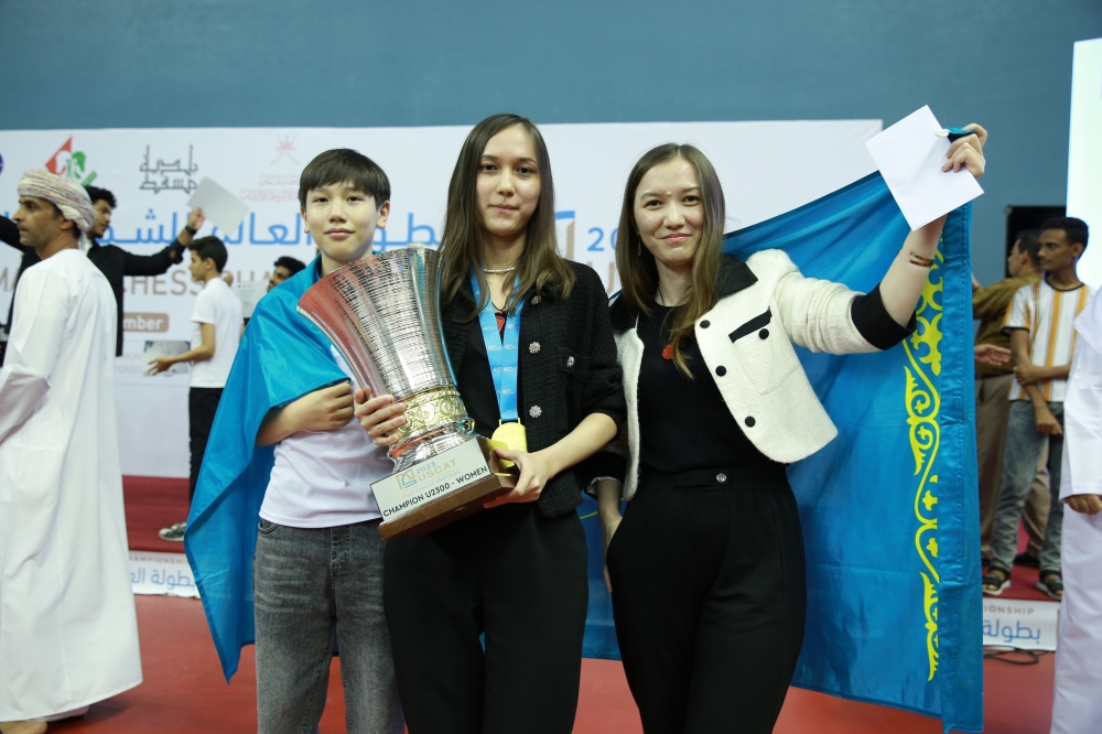 KAZi Bauyrzhan Arnash celebrating after winning U2300 category title