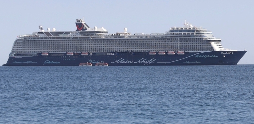 Khasab Port receives cruise ship 