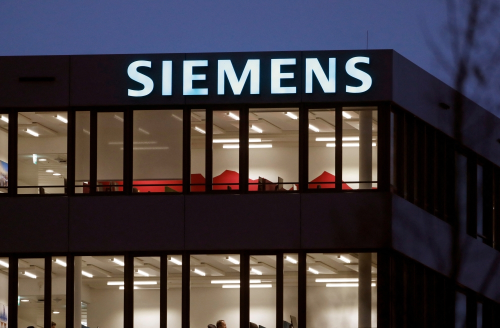 The logo of German industrial group Siemens is seen in Zug__Reuters