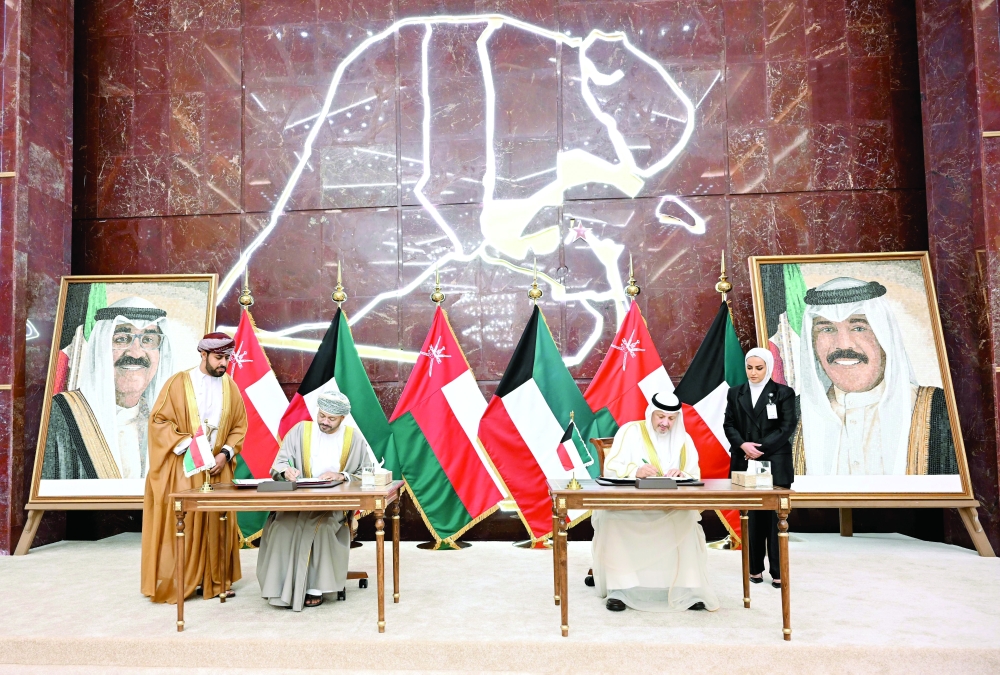 Sayyid Badr and Sheikh Salim signed two MoU and two executive programmes in Kuwait.  - ONA  