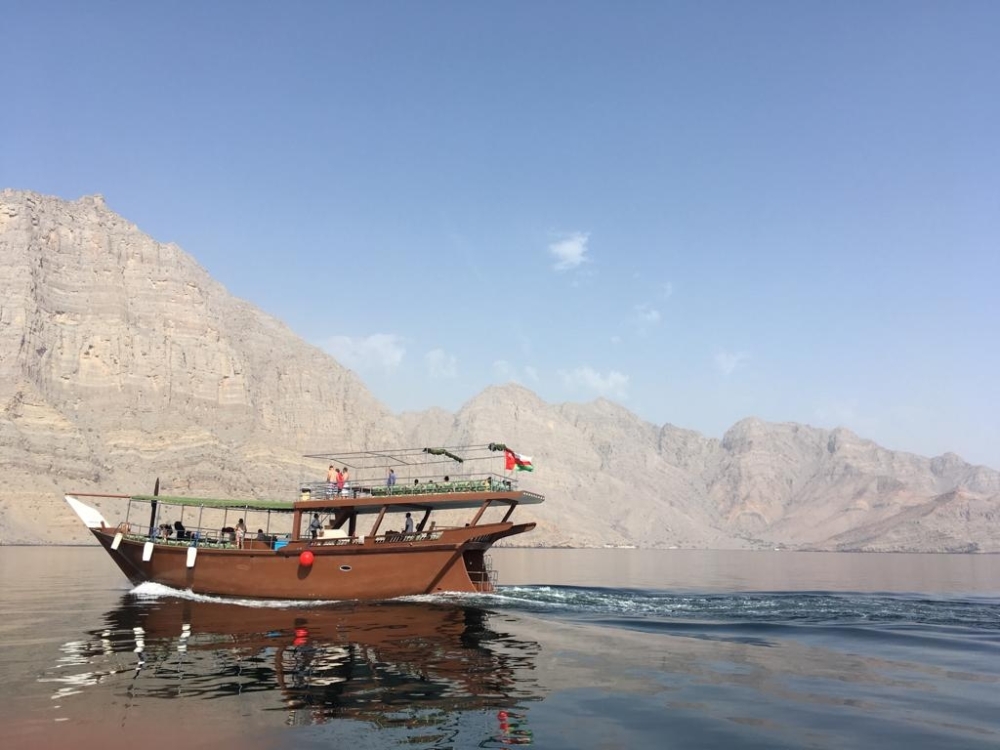 Oman traditional craftsmanship of dhows
