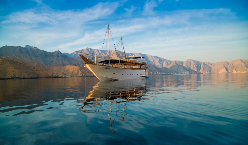 Oman traditional craftsmanship of dhows