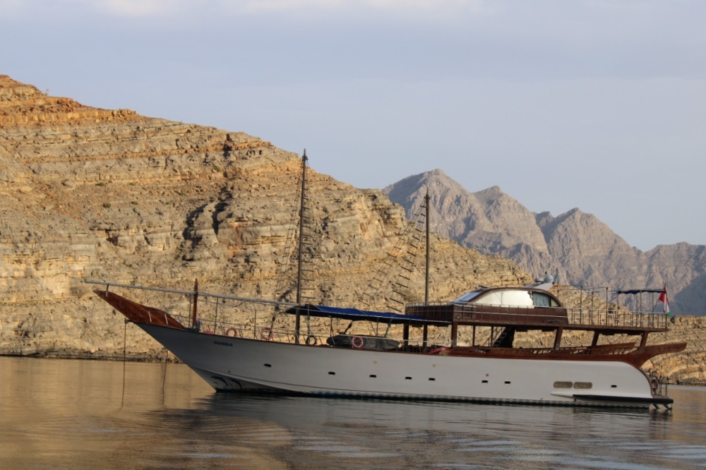 Oman traditional craftsmanship of dhows