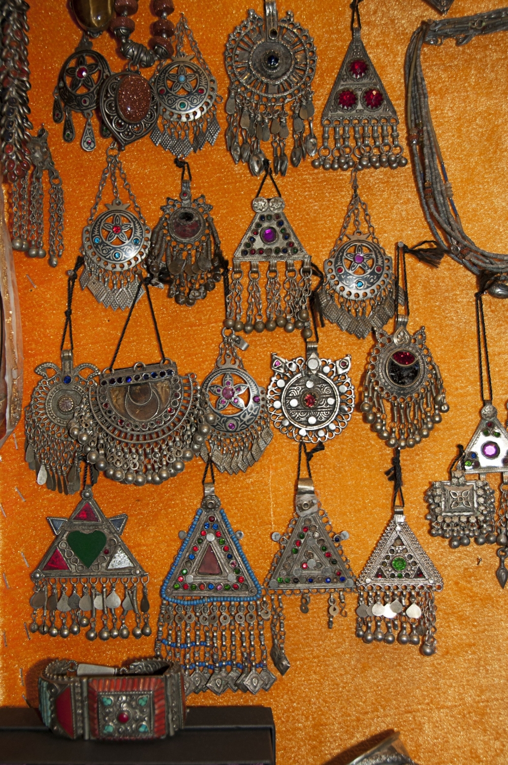 Silverware is one of the oldest industries in the Sultanate of Oman as it dates back to the fourth millennium BC
