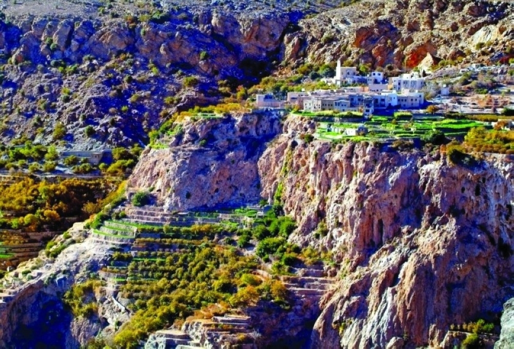 The number of Omani visitors to Jabel Akhdar was 92,827, followed by Saudi nationals (12,356 visitors), Kuwait (over 1,000). 