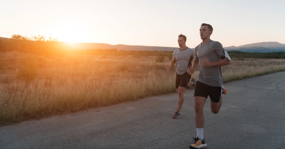 Group,Of,Young,Sporty,People,Jogging,On,A,Sunny,Morning