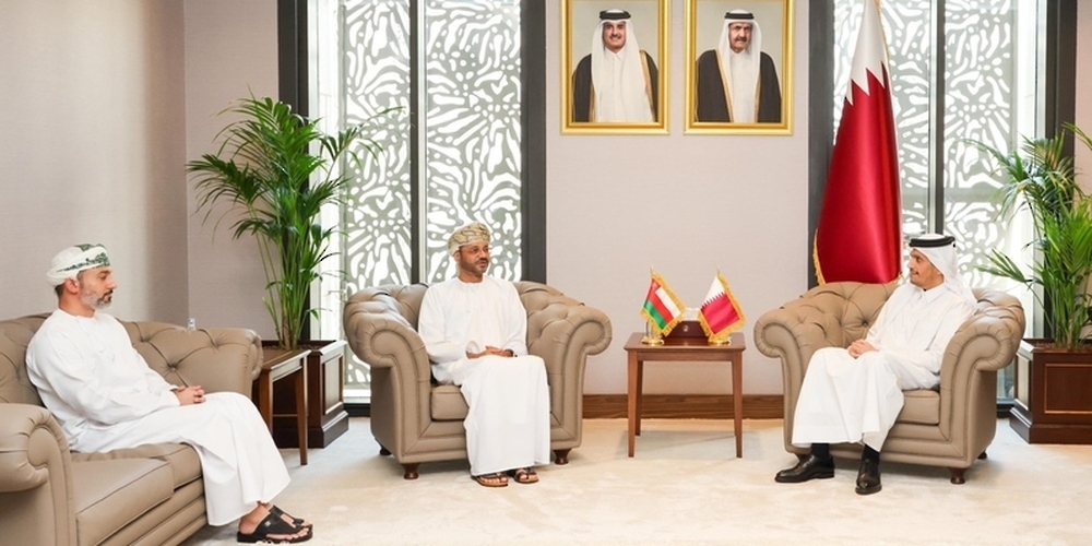 Qatar and Oman emphasize joint keenness to boost economic cooperation