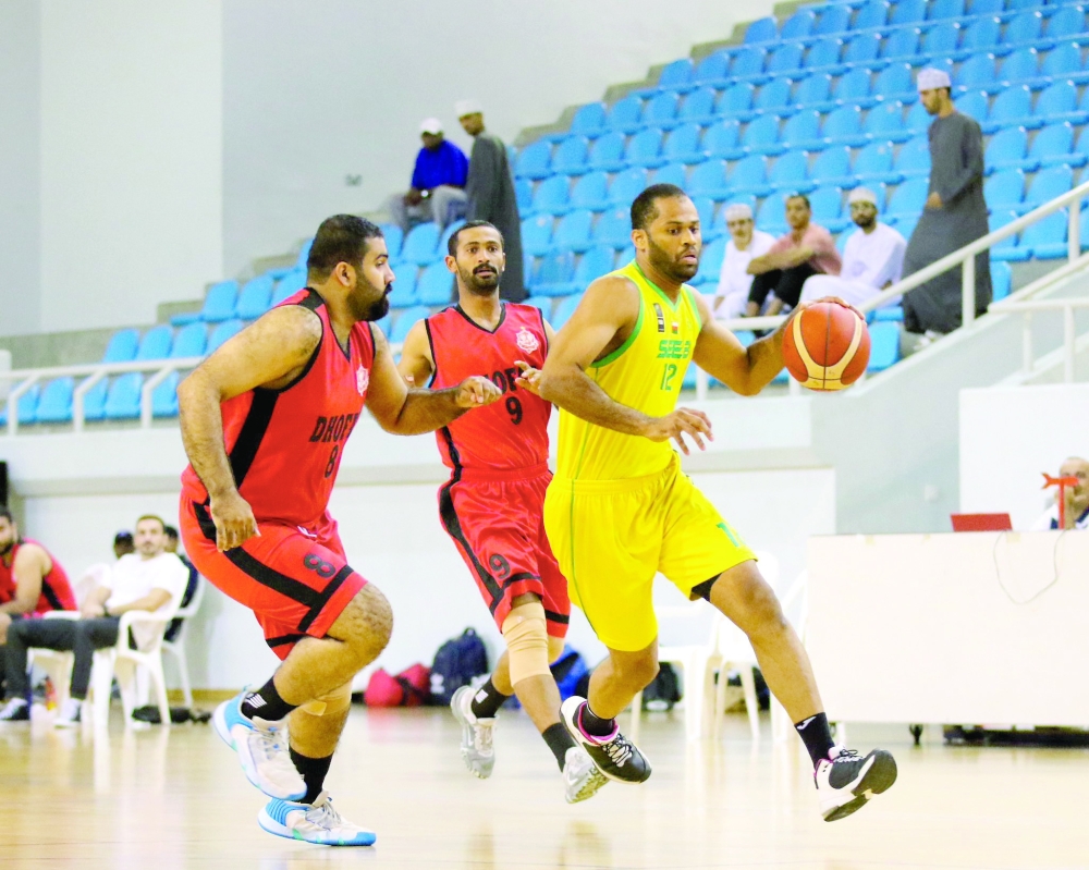 Al Seeb Club vs Dhofar at Sultan Qaboos Sports Complex in Bausher