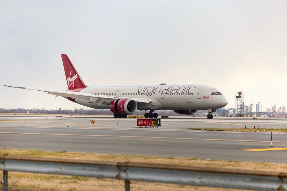 Virgin Atlantic Boeing 787 arrives to complete the first 100% Sustainable Aviation Fuel transatlantic flight 