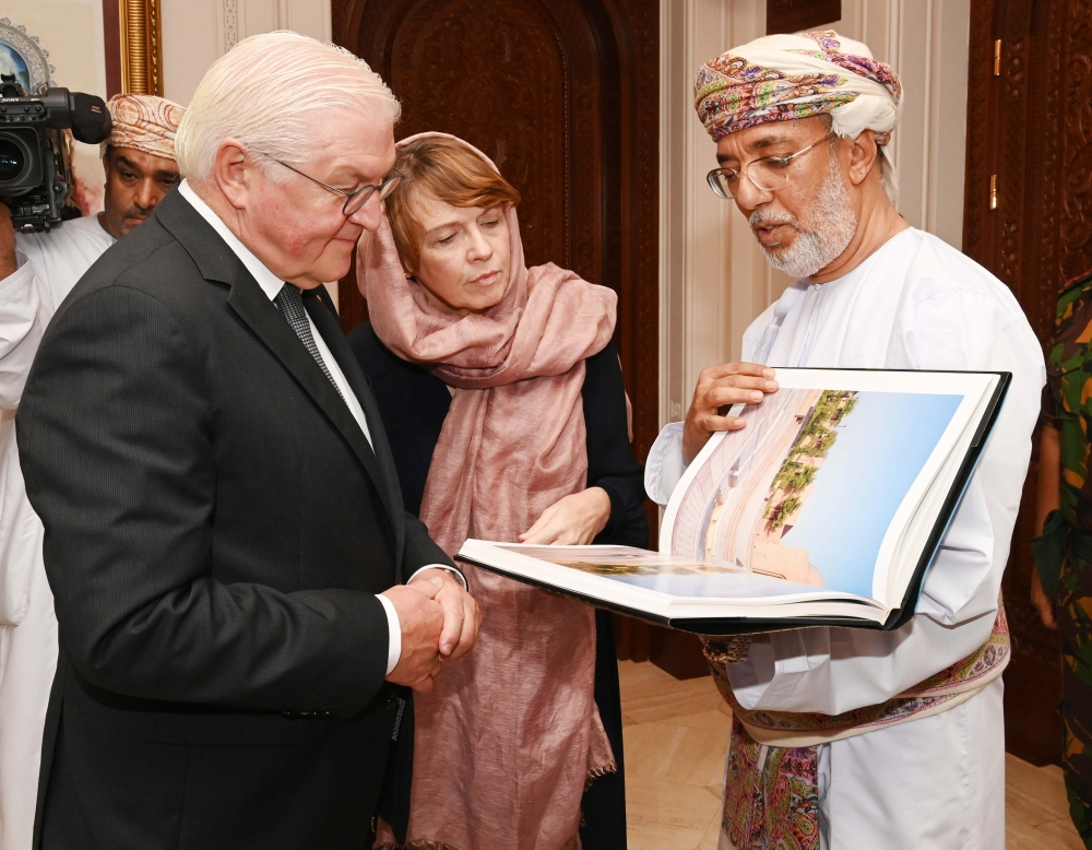 The German President was briefed on various Omani and Islamic architectural designs based on which it was built.