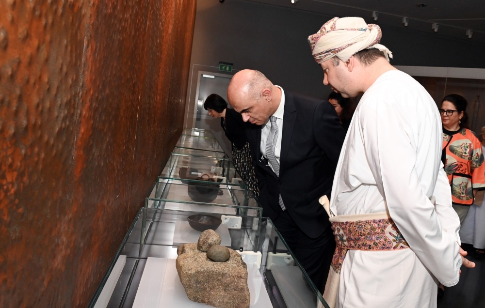The guests were greeted upon arrival by Jamal Hassan al Mosawi, Secretary General of the National Museum.