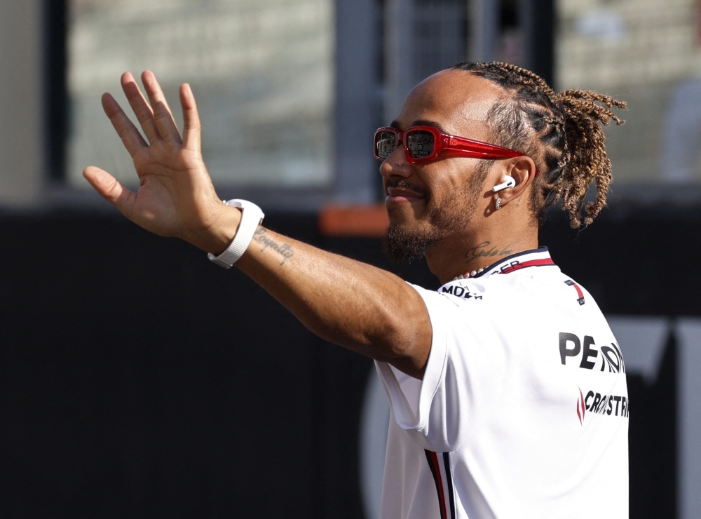 Formula One F1 - Abu Dhabi Grand Prix - Yas Marina Circuit, Abu Dhabi, United Arab Emirates - November 26, 2023 Mercedes' Lewis Hamilton before the race REUTERS/Hamad I Mohammed
