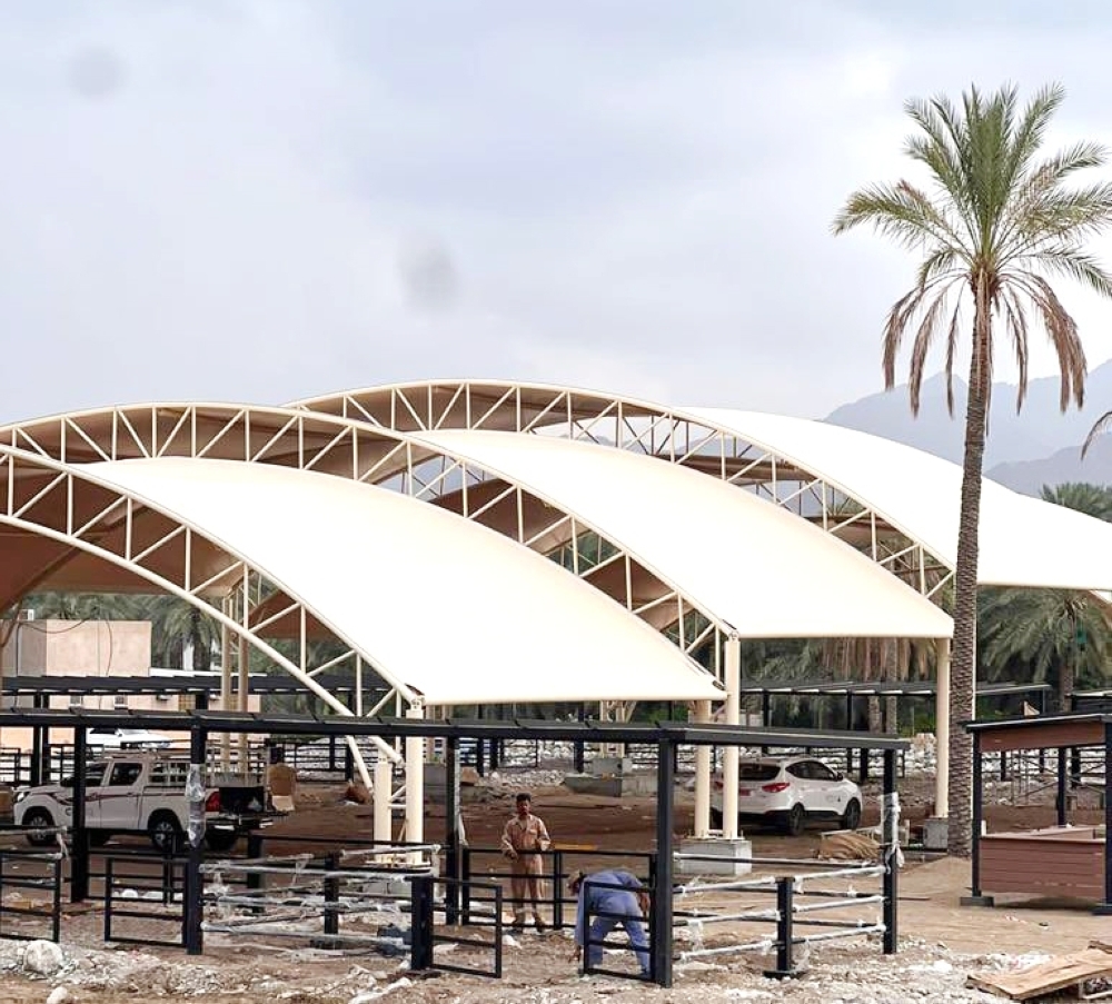 Tawi Al Hara livestock market
