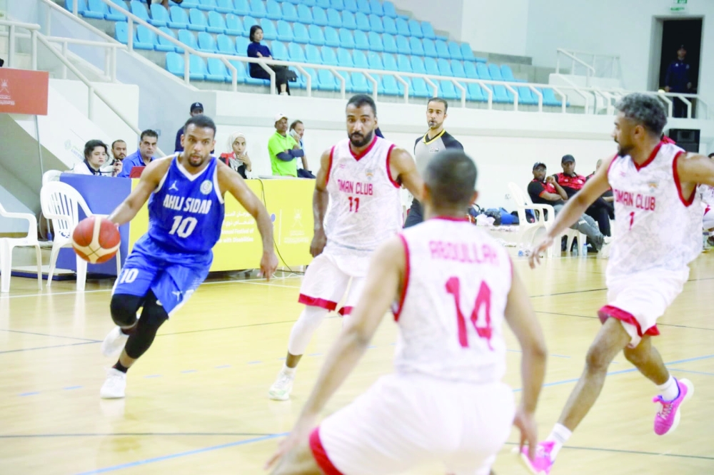 Oman Club against Ahli Sidab Club