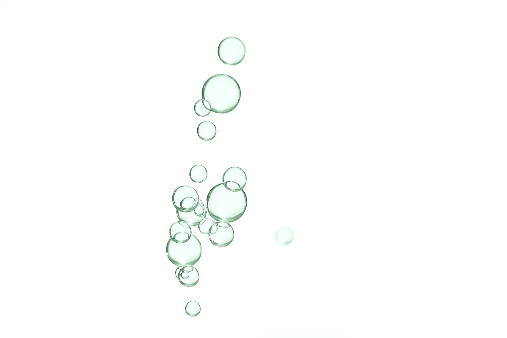 Flowing,Air,Bubbles,Isoalted,Over,A,White,Background