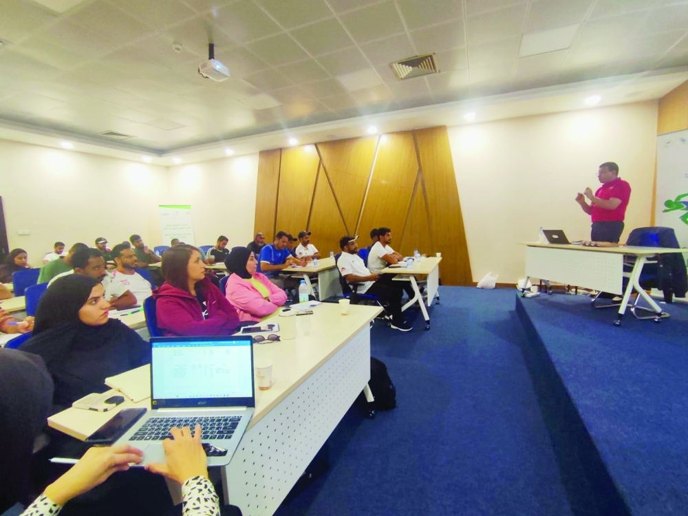 30 referees take part in referee training for Oman Para Athletics