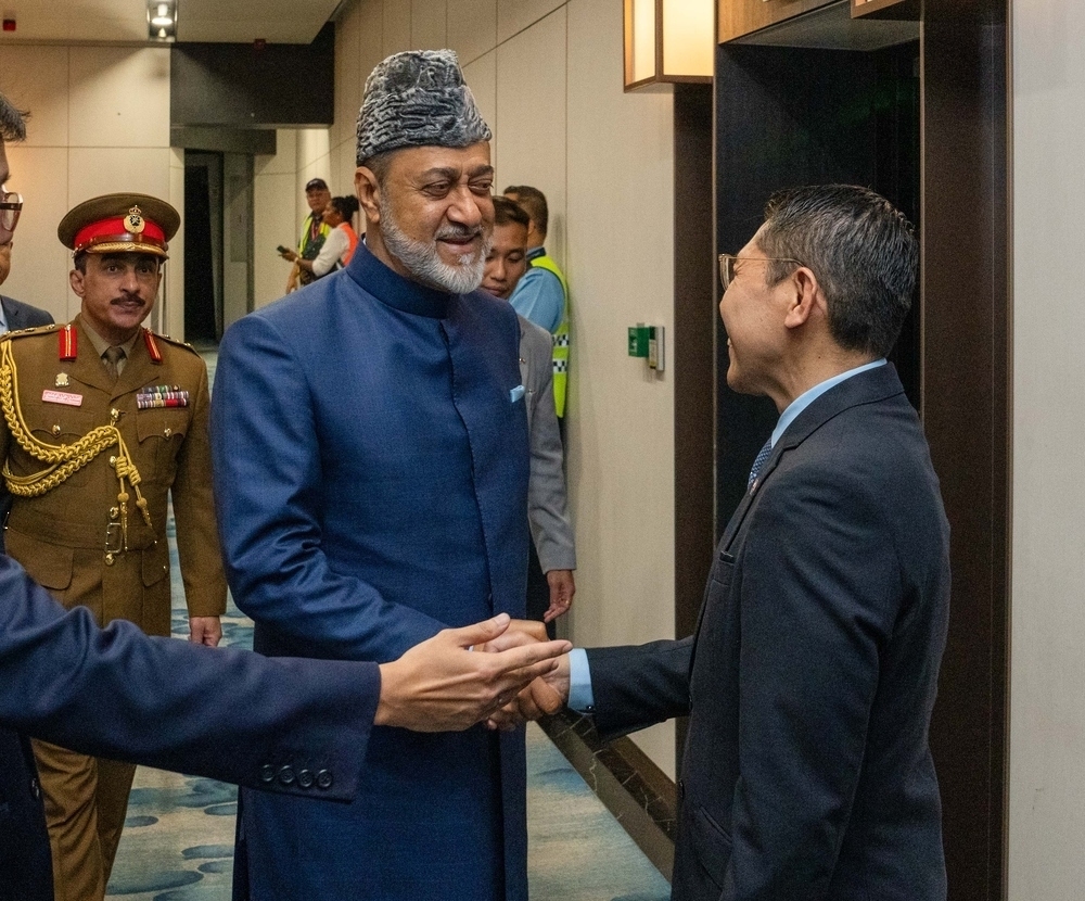 His Majesty arrives in Singapore