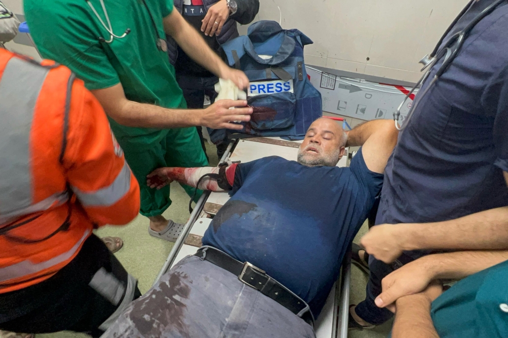 Veteran Al-Jazeera correspondent Wael Al-Dahdouh receives medical care 